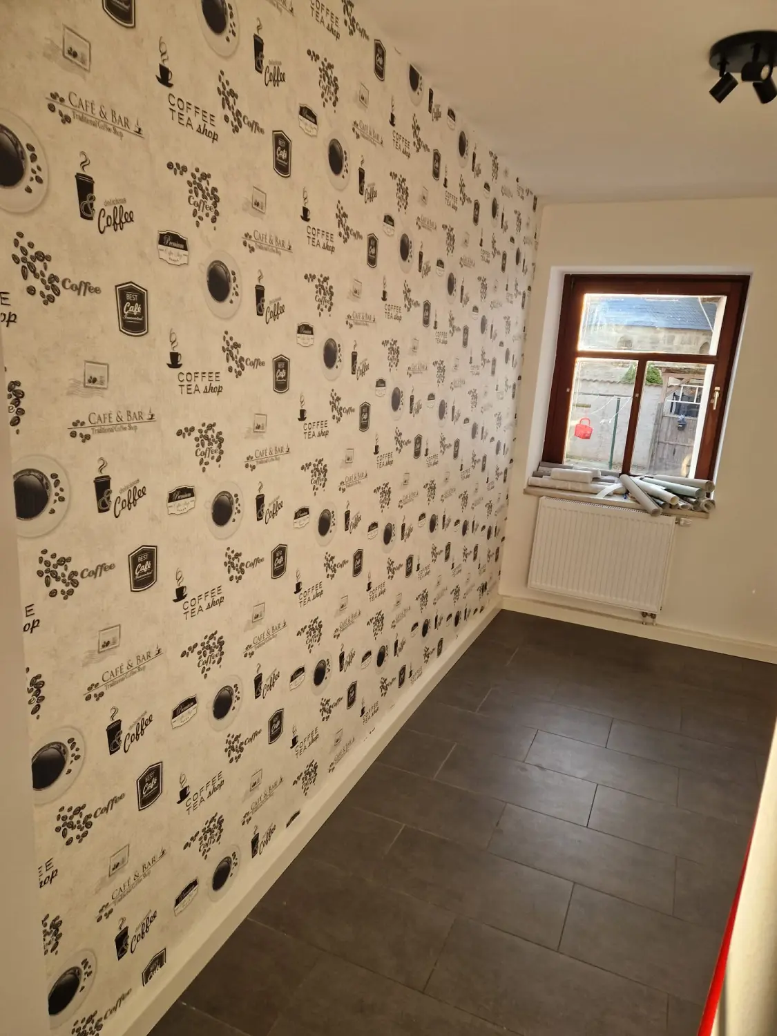 Tapezierarbeiten im eigenen Haus durch den Ausbaubetrieb Hentschel