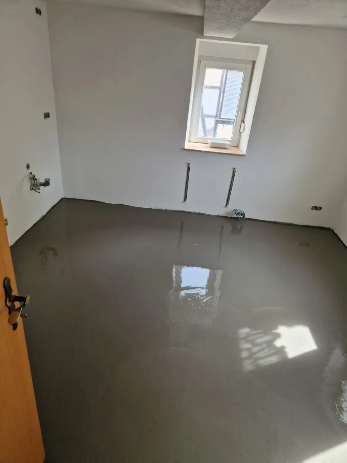 Malerarbeiten im Haus durch Ausbaubetrieb Hentschel