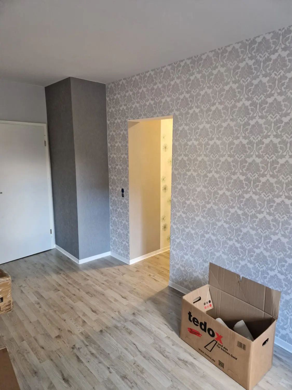 Tapezierarbeiten im eigenen Haus durch den Ausbaubetrieb Hentschel